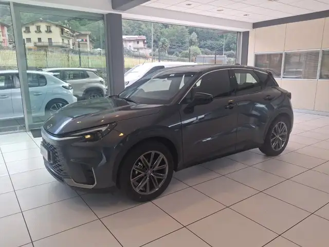 Lexus LBX