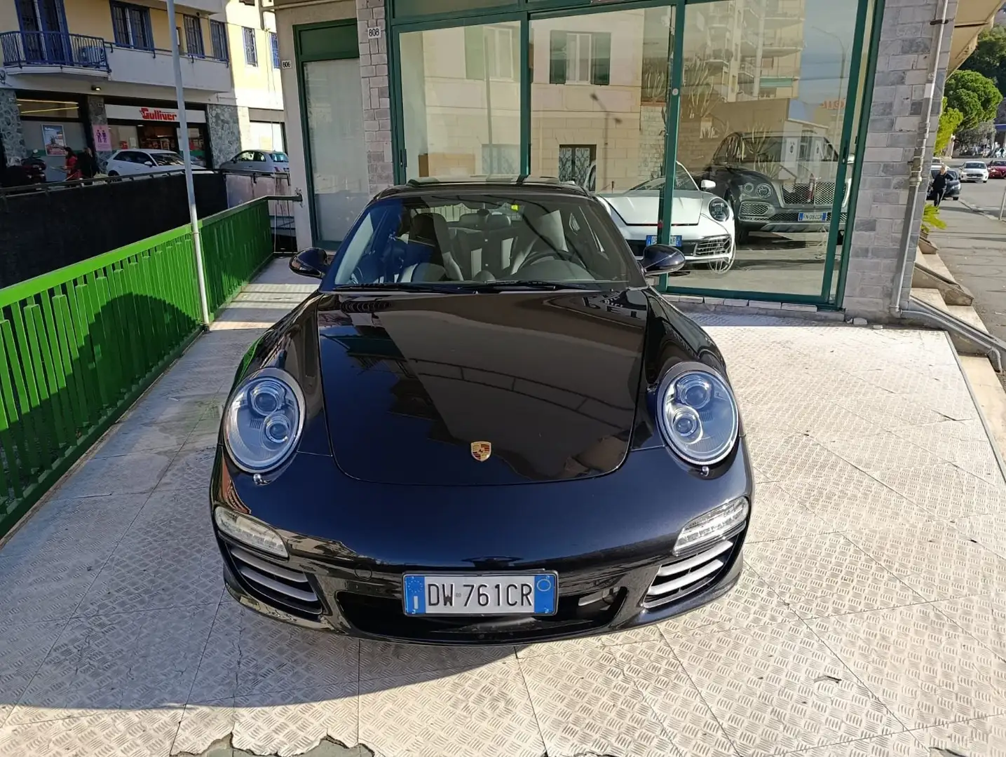Porsche 911 997 Carrera 4 Coupe 3.6 Schwarz - 2