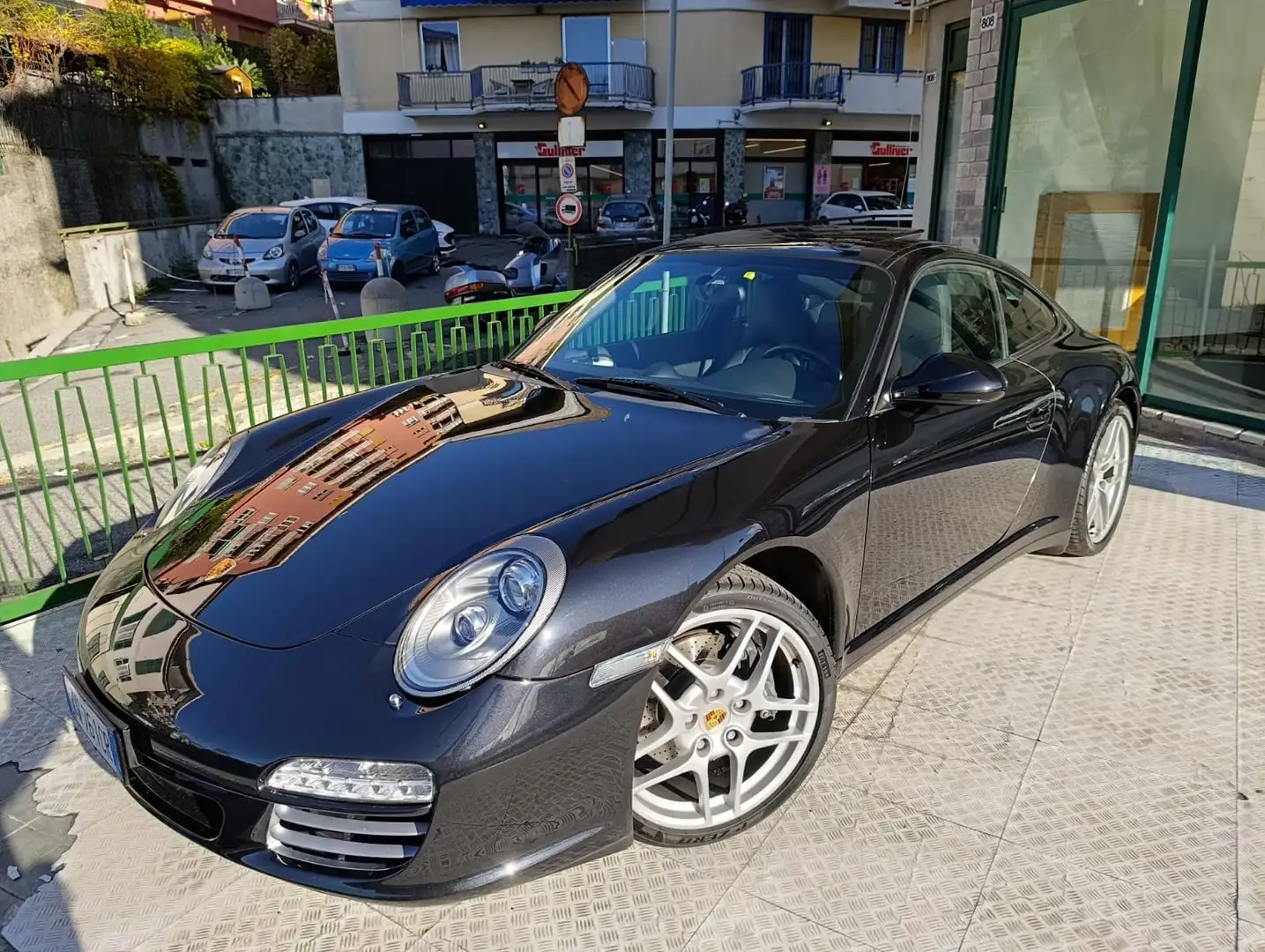 Porsche 911 997 Carrera 4 Coupe 3.6 Schwarz - 1