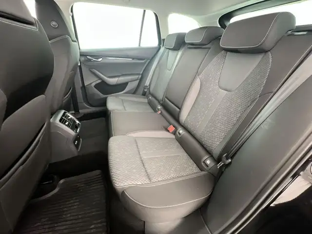 Skoda Octavia view 9