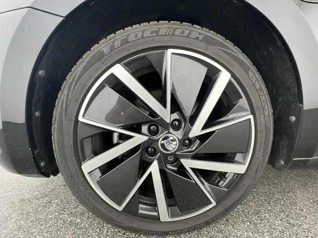 Skoda Octavia view 6