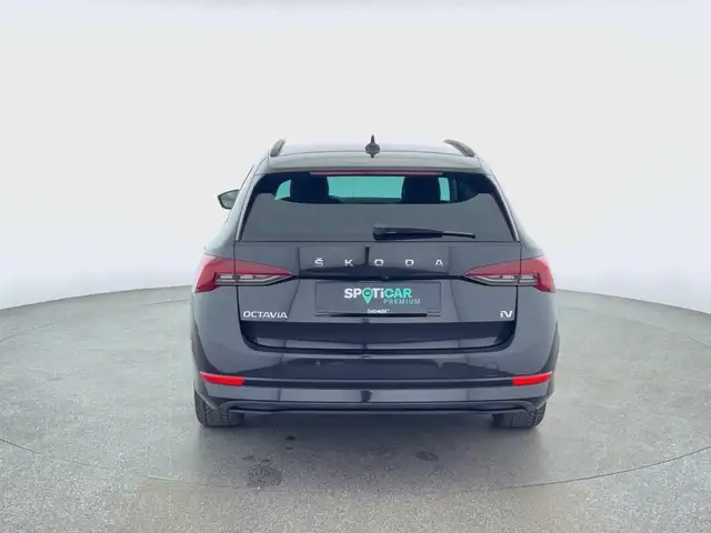 Skoda Octavia view 5