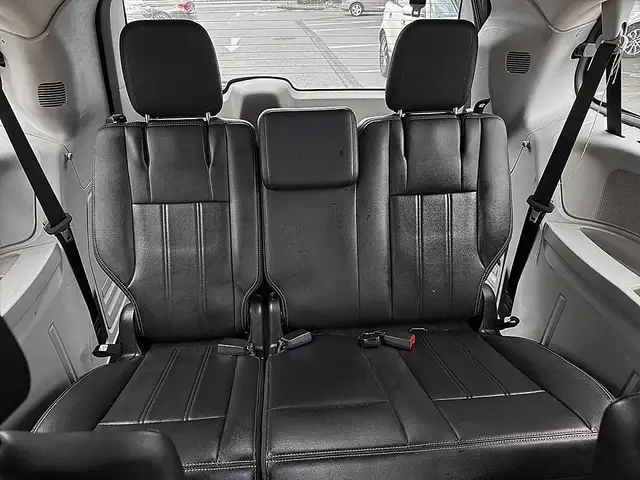 Lancia Voyager view 13