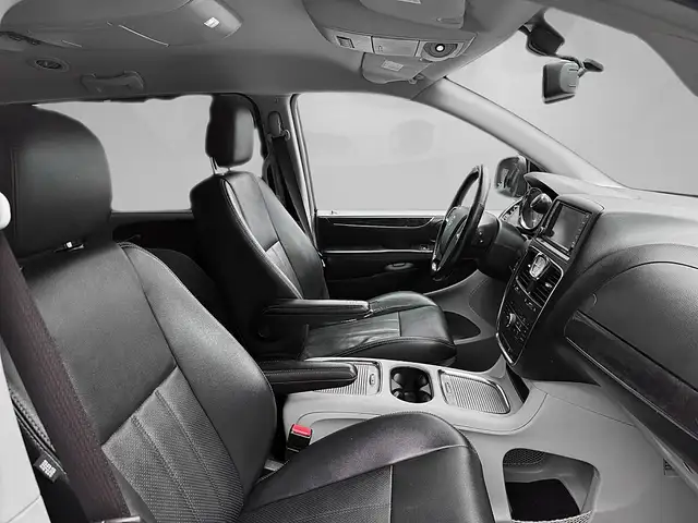 Lancia Voyager view 8