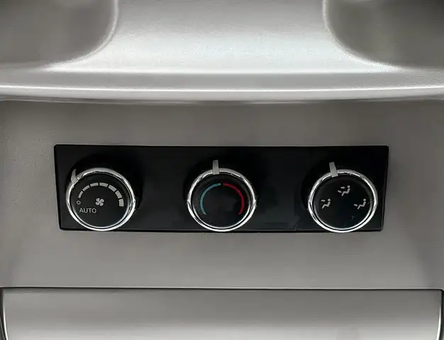 Lancia Voyager view 14