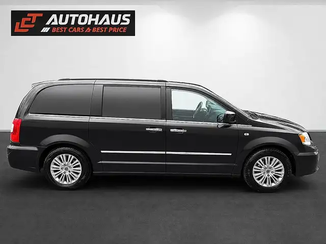 Lancia Voyager view 5