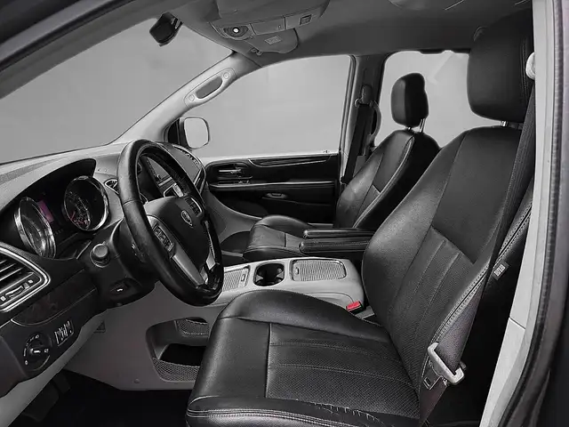 Lancia Voyager view 7