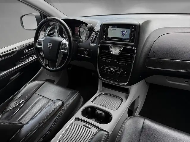 Lancia Voyager view 10