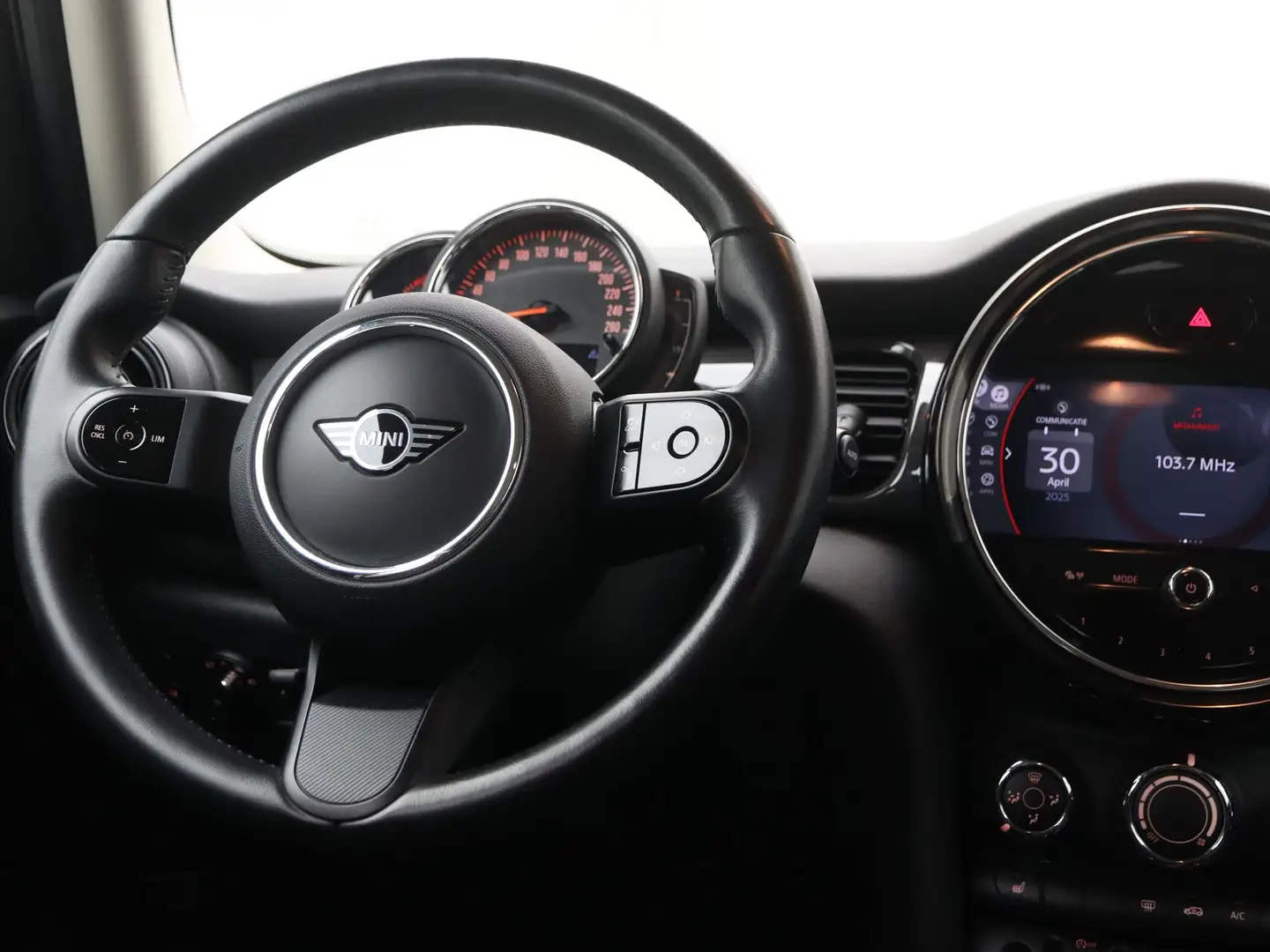 MINI One 5-Deurs Business Edition Aut. Zwart - 2
