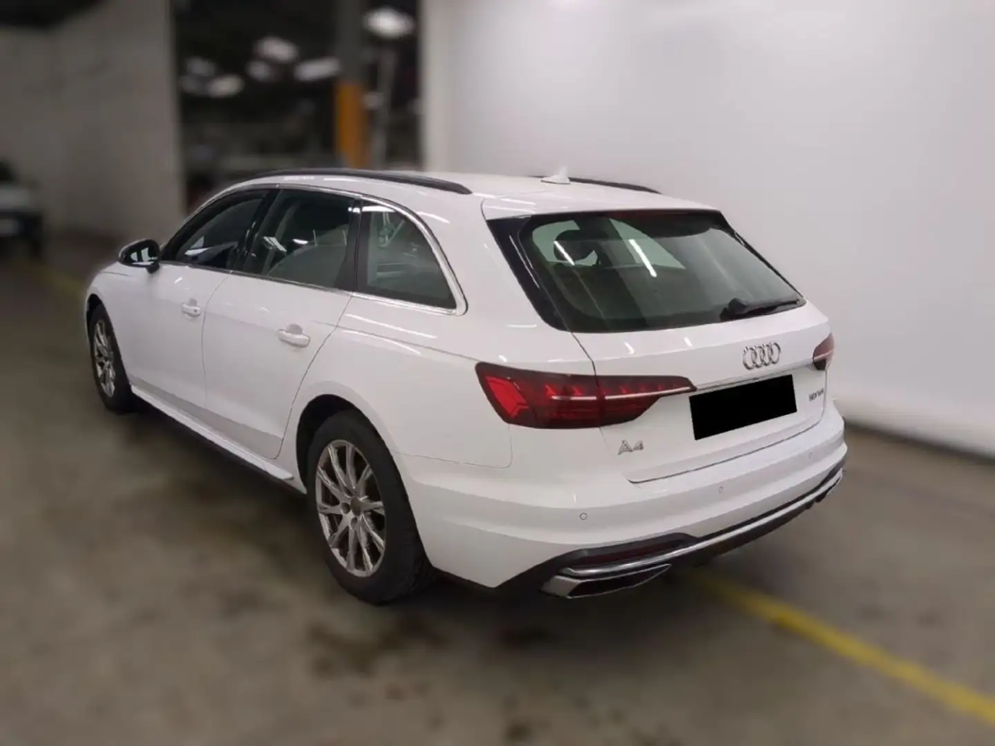 Audi A4 2.0 TDI 136 S-Tronic Wit - 2