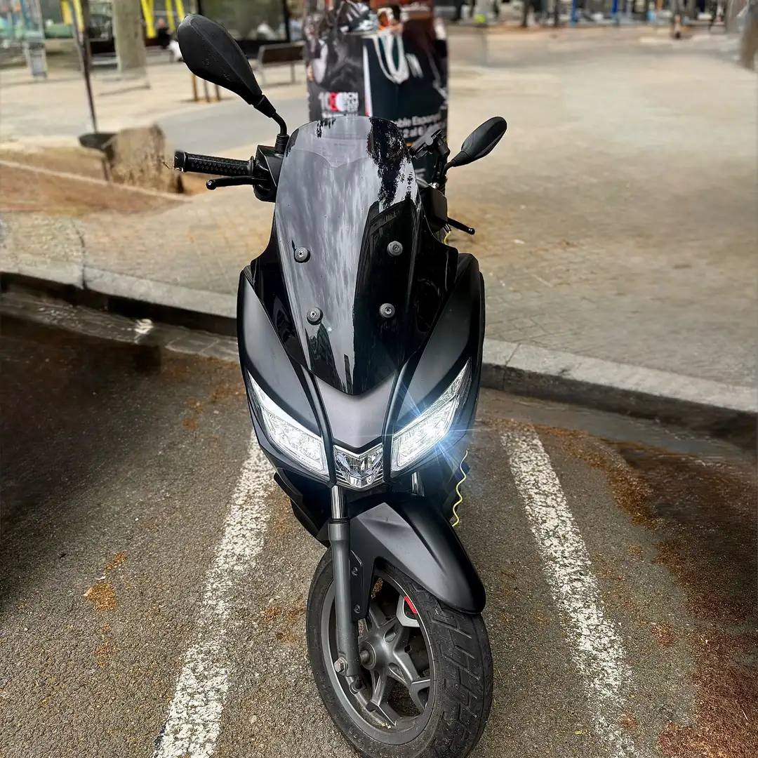 Aprilia SXR 50 Negro - 2