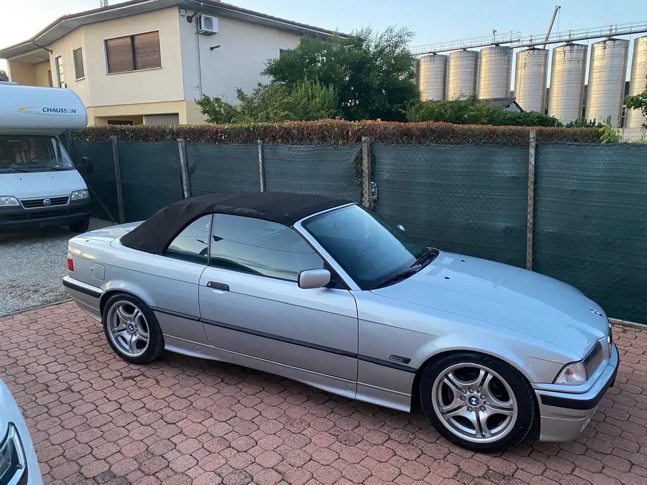 BMW 320i Cabrio Europa c/2airbag, foto 2