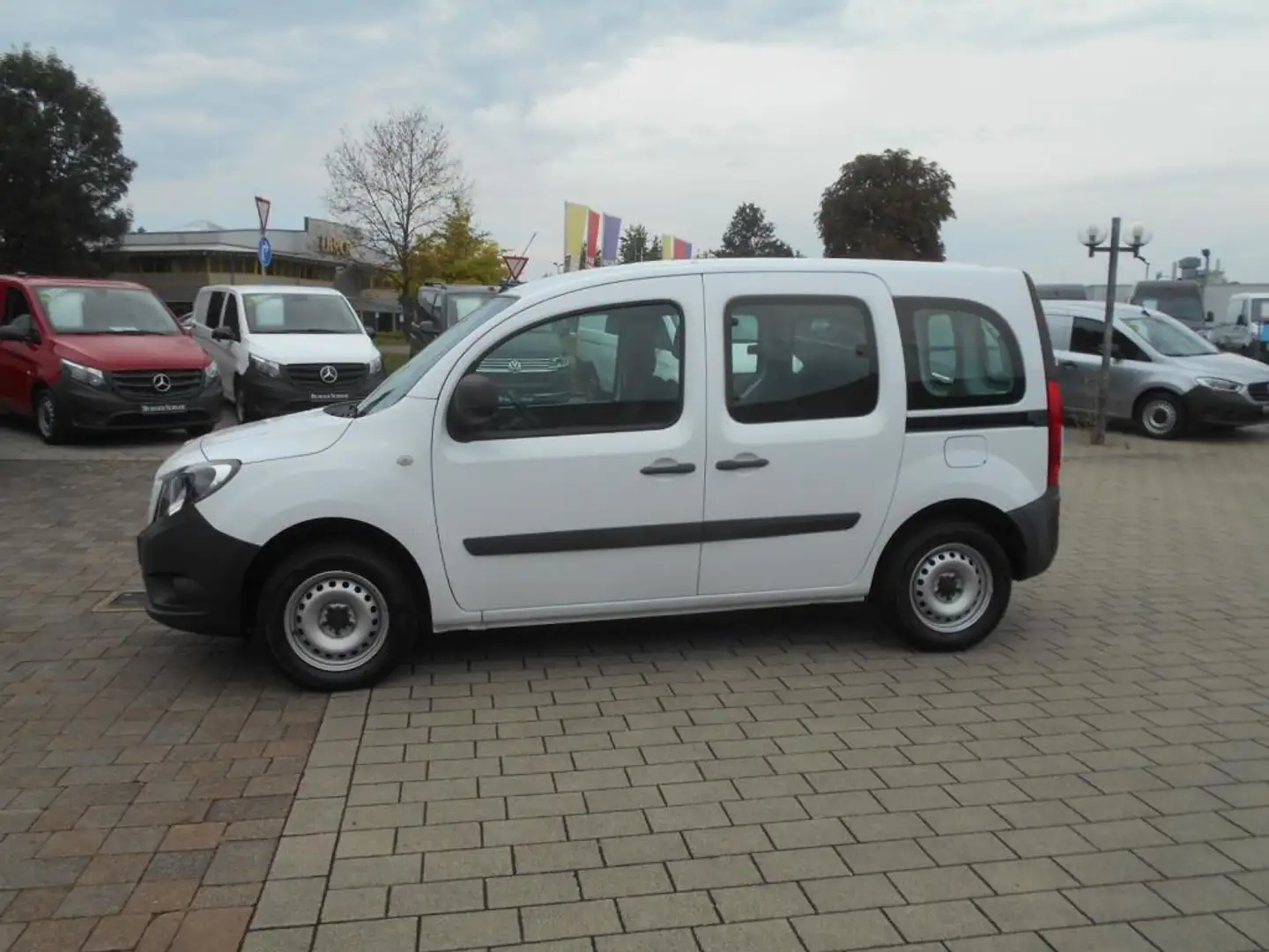 Mercedes-Benz Citan 109 CDI Tourer Lang 5 Sitze LKW N1 Klima AHK Blanc - 2
