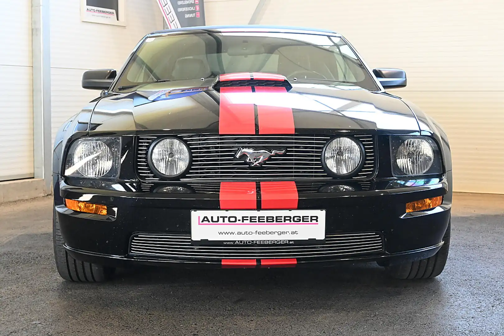 Ford Mustang Cabrio Convertible GT V8 Schwarz - 2