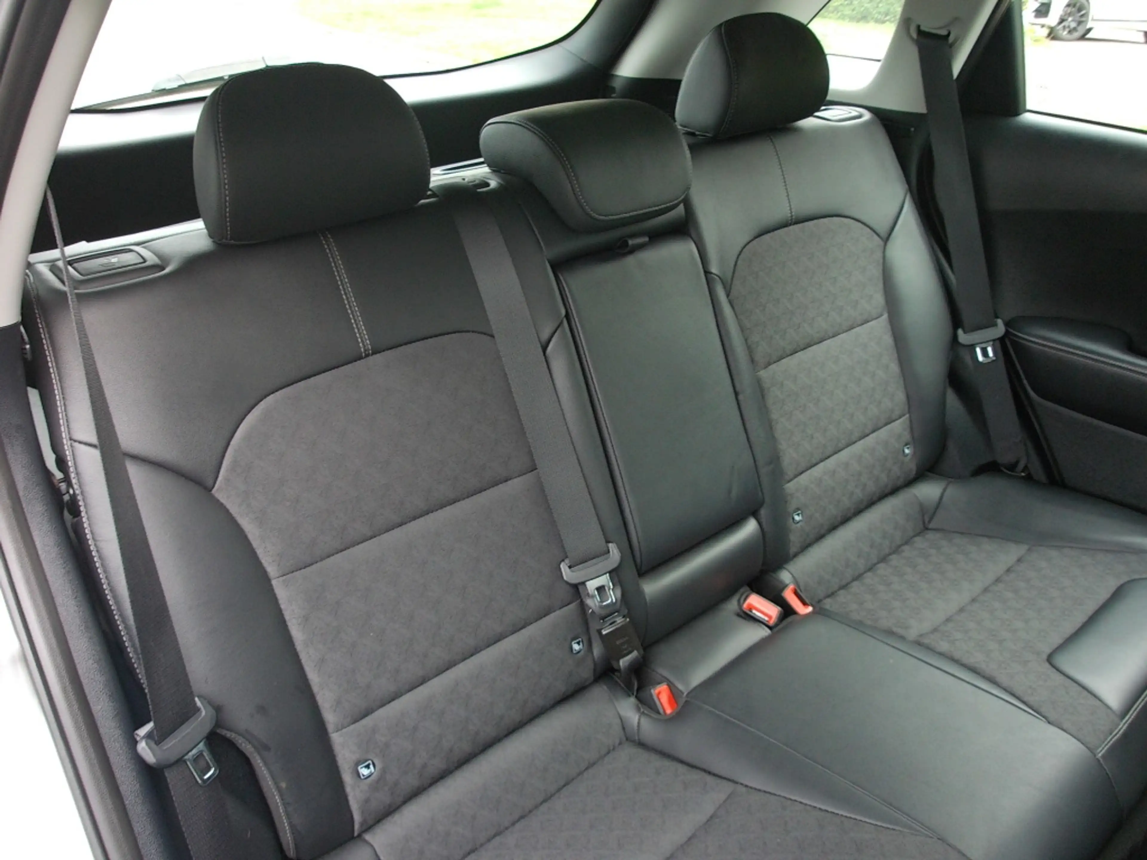 Kia Niro 1.6 GDi Hybrid 141pk DCT6 DynamicLine — photo 26
