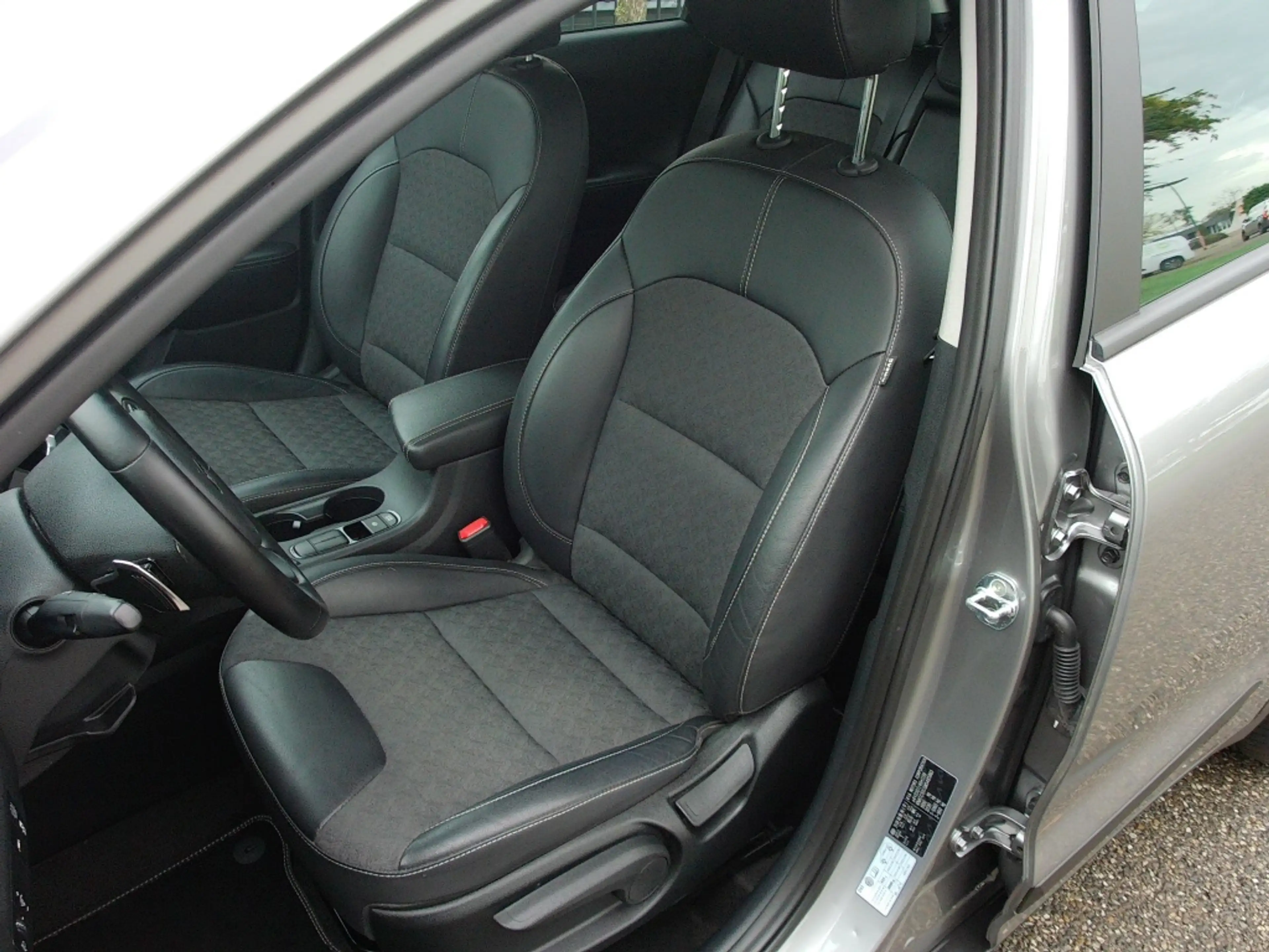 Kia Niro 1.6 GDi Hybrid 141pk DCT6 DynamicLine — photo 16