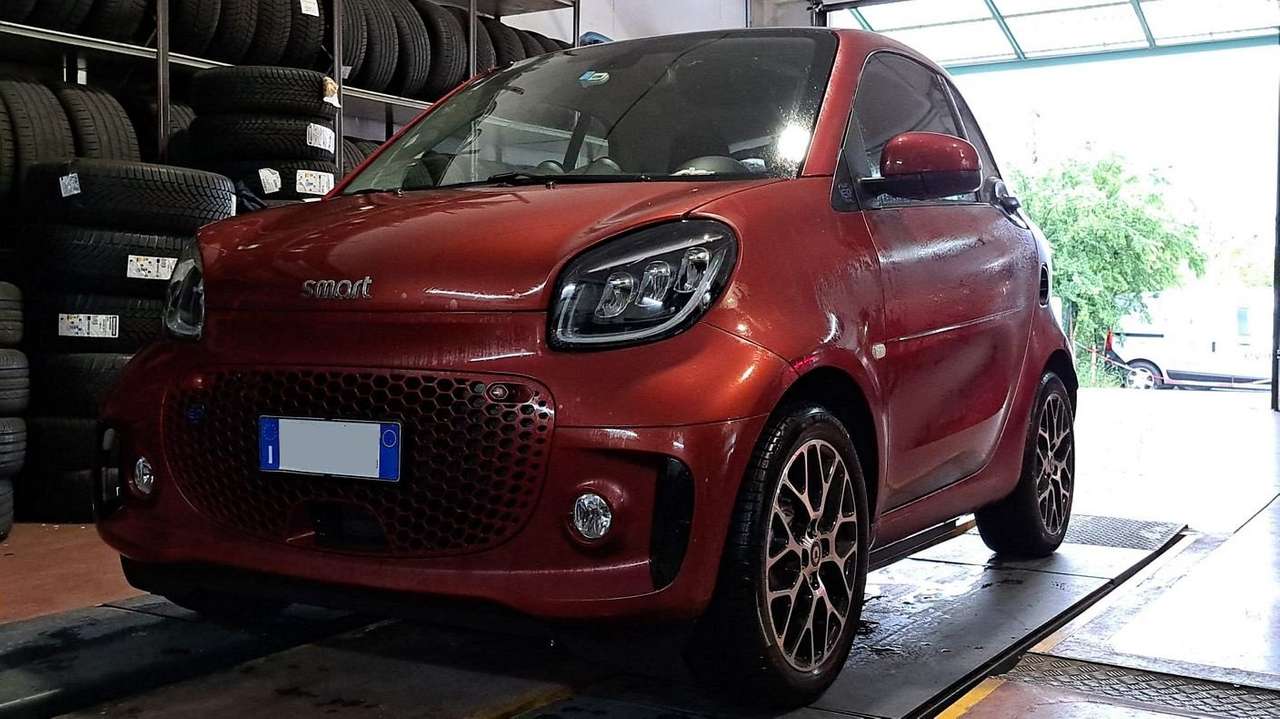 smart forTwo EQ RACINGRED 22kW