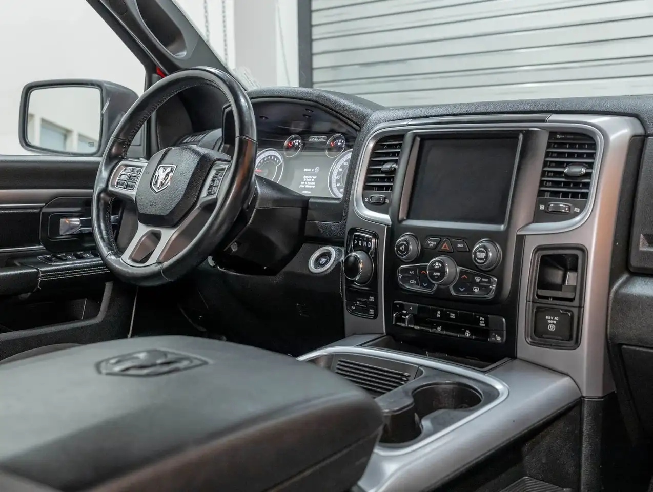 RAM 1500 снимка RAM 1500