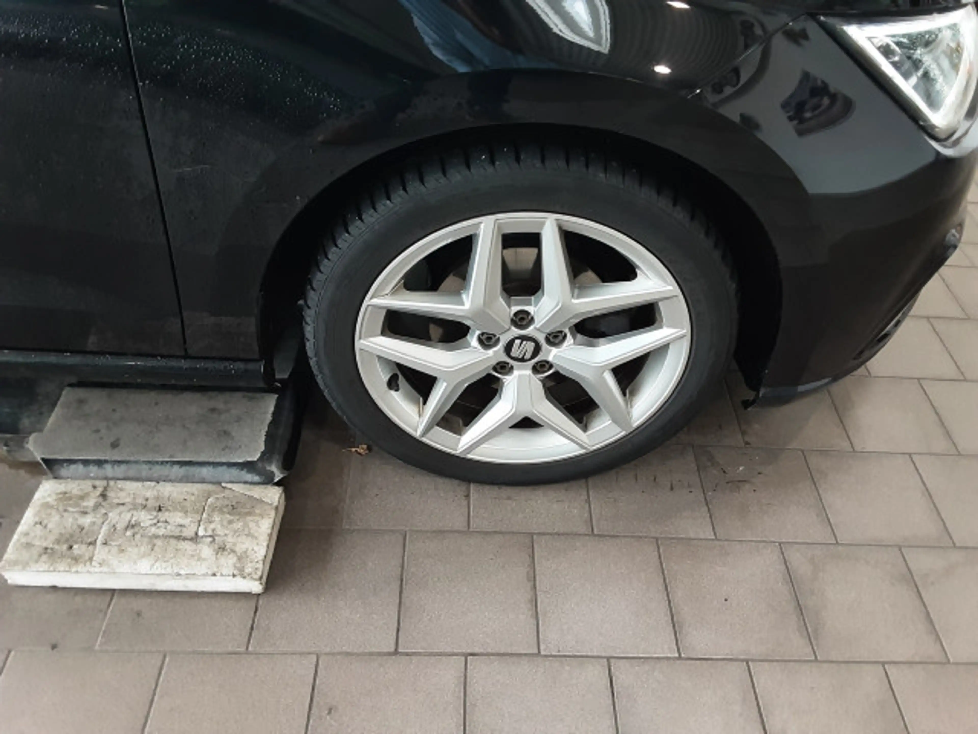 SEAT Ibiza 1.0 TSI FR DSG LED CAM Pano Navi PDC — photo 5