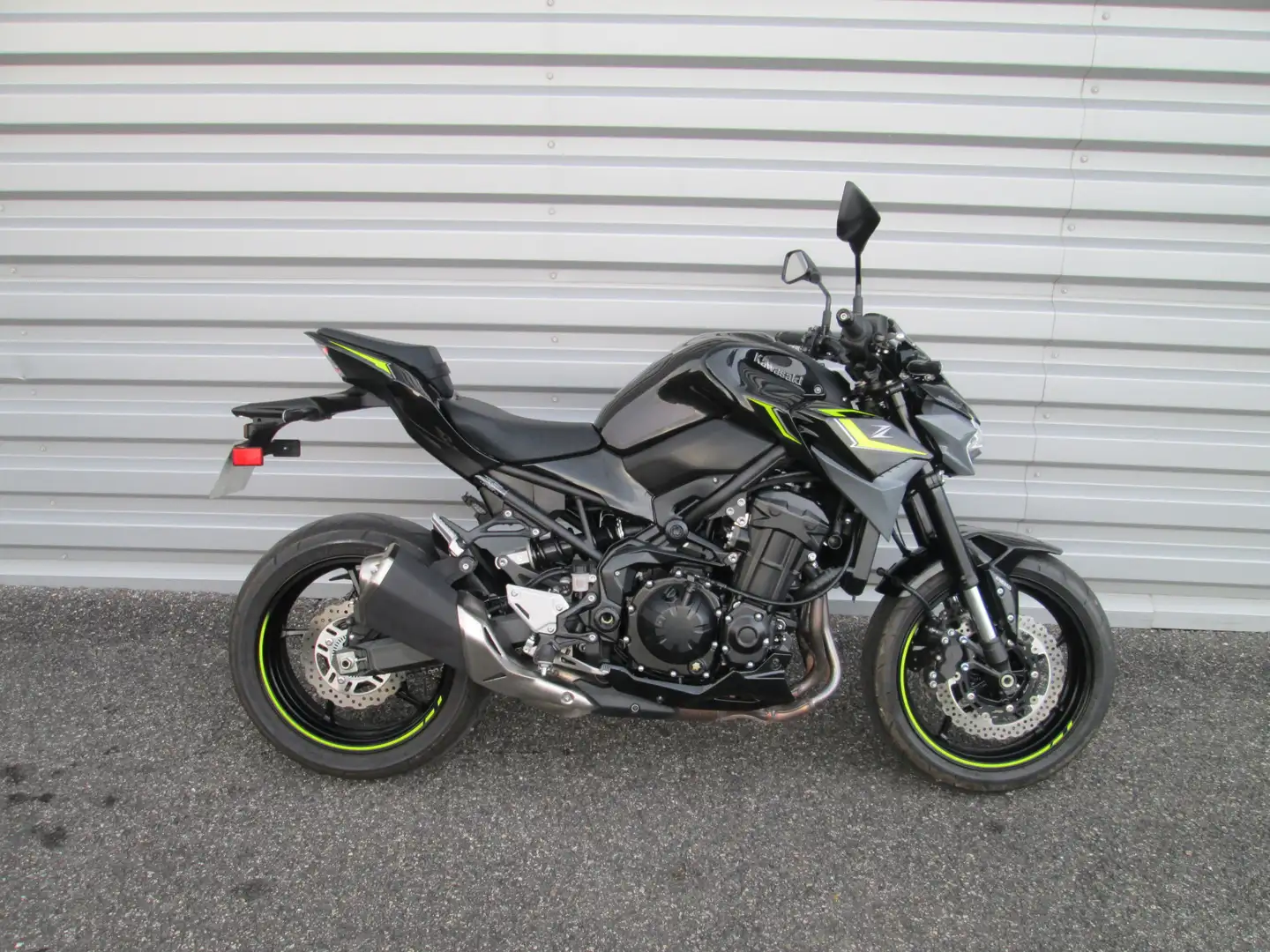 Kawasaki Z 900 Schwarz - 2