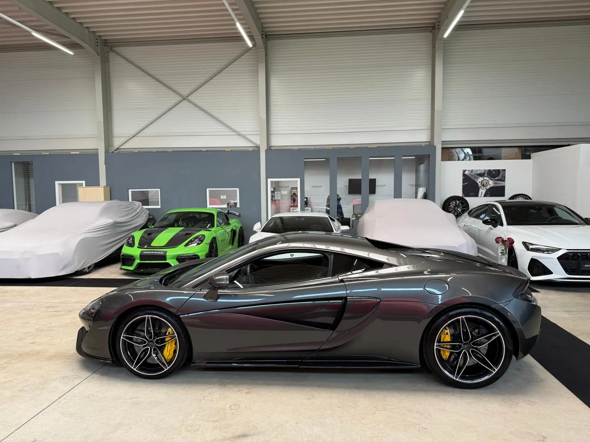 맥라렌 570S 570 Sport Coupe 2018 건메탈 사진 8
