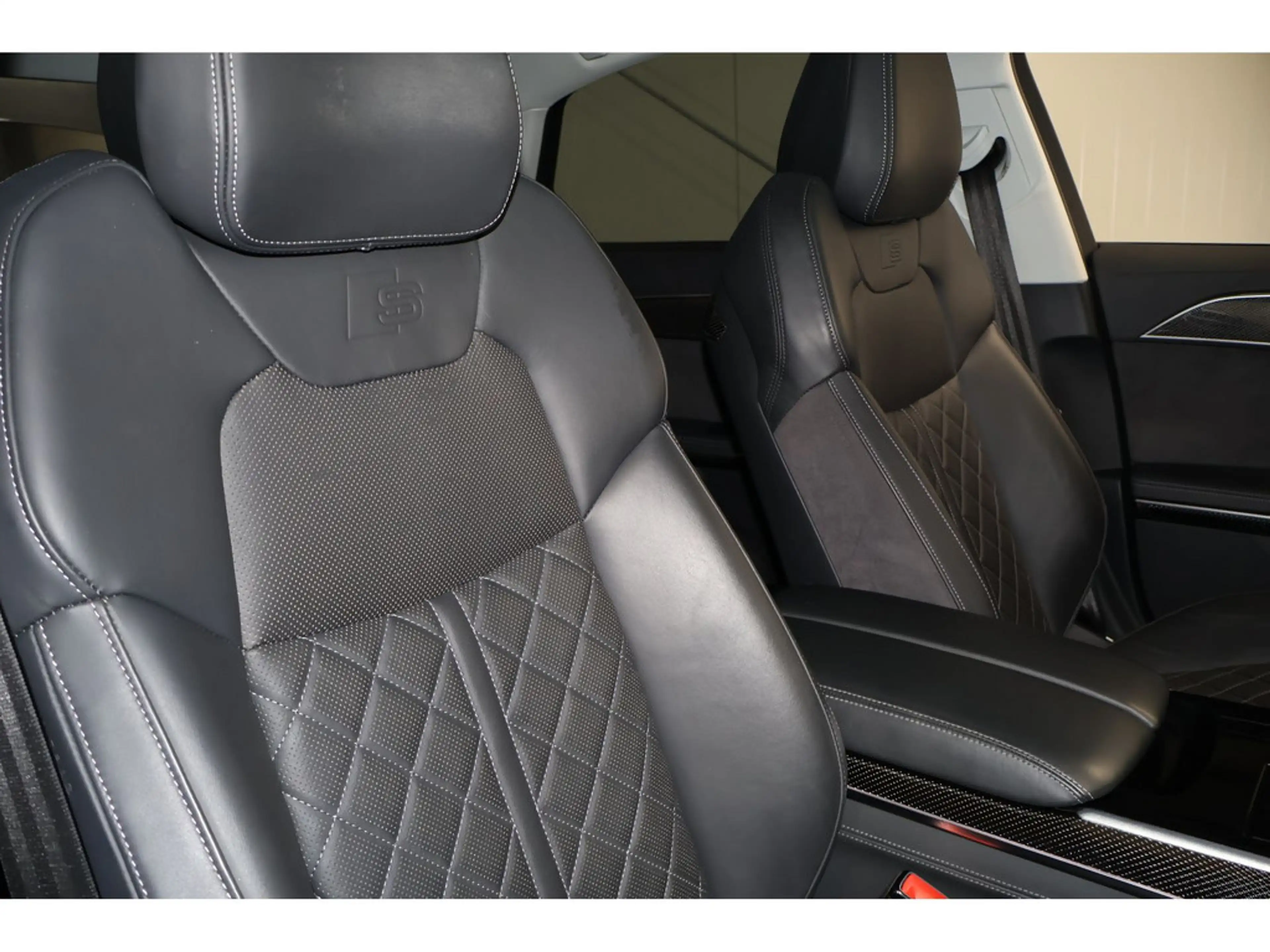 Audi S8 4.0 TFSI quattro B&O*Pano*SH HUD FondsitzP — photo 8