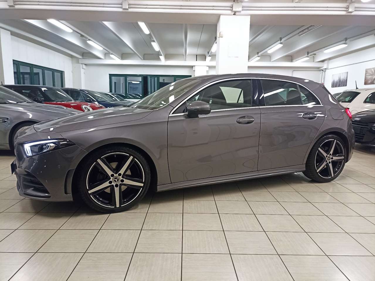 Mercedes-Benz A 200 Premium PRESTIGE-NAVI-KAMERA-LED-19"