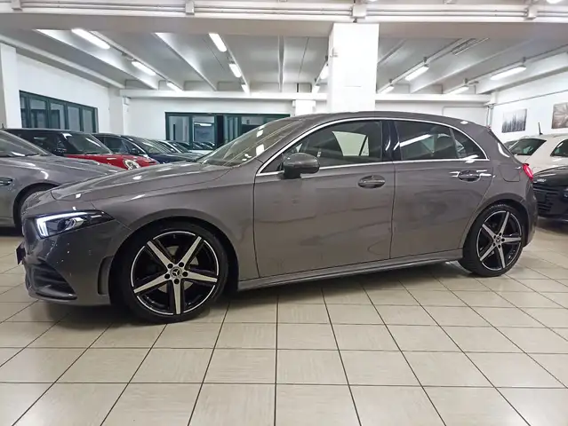 Mercedes-Benz A 200 Premium PRESTIGE-NAVI-KAMERA-LED-19"