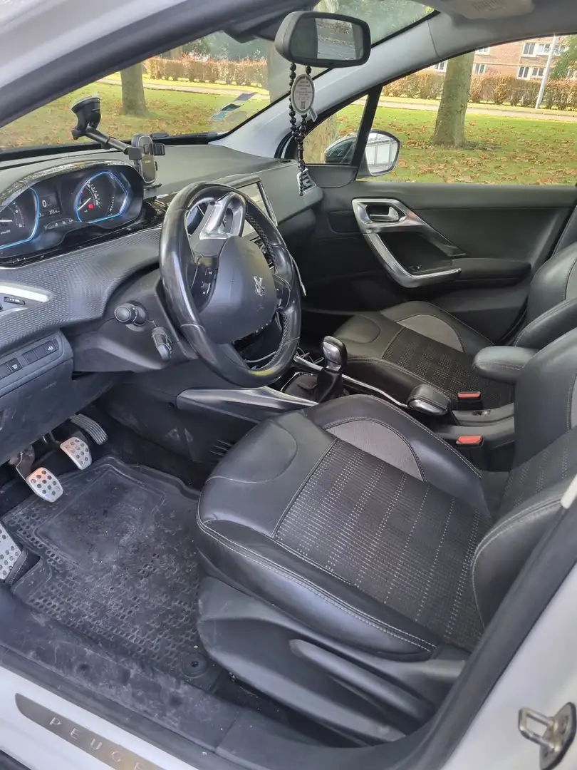 Peugeot 2008 1.6 e-HDi 92ch FAP BVM5 Allure - 1