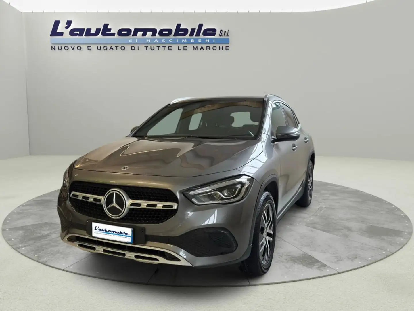 Mercedes-Benz GLA 200 d Automatic Sport Plus Gris - 2