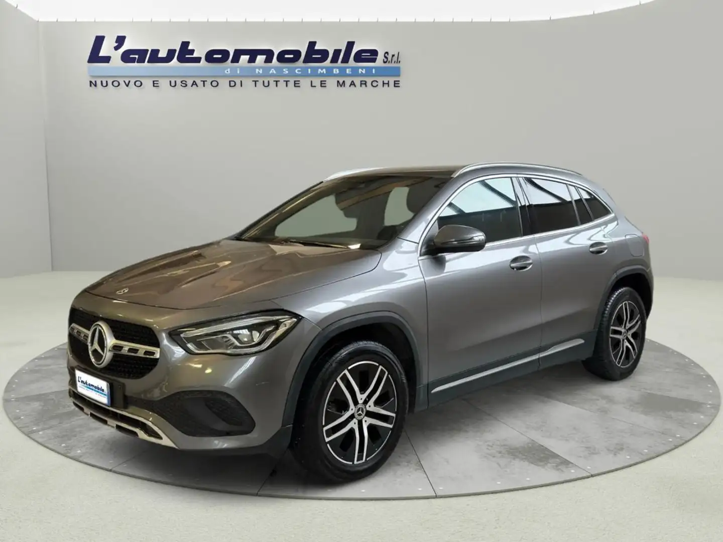 Mercedes-Benz GLA 200 d Automatic Sport Plus Gris - 1