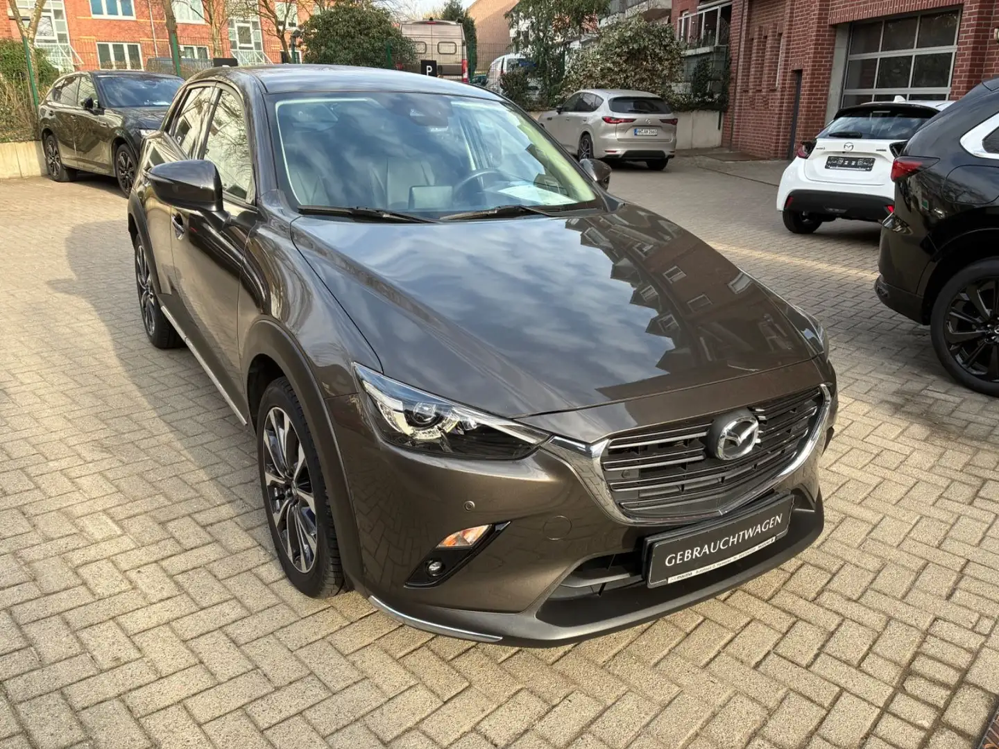 Mazda CX-3 SKYACTIV-G 121 AT Sports-Line ACAA NAVI AHK Grau - 2