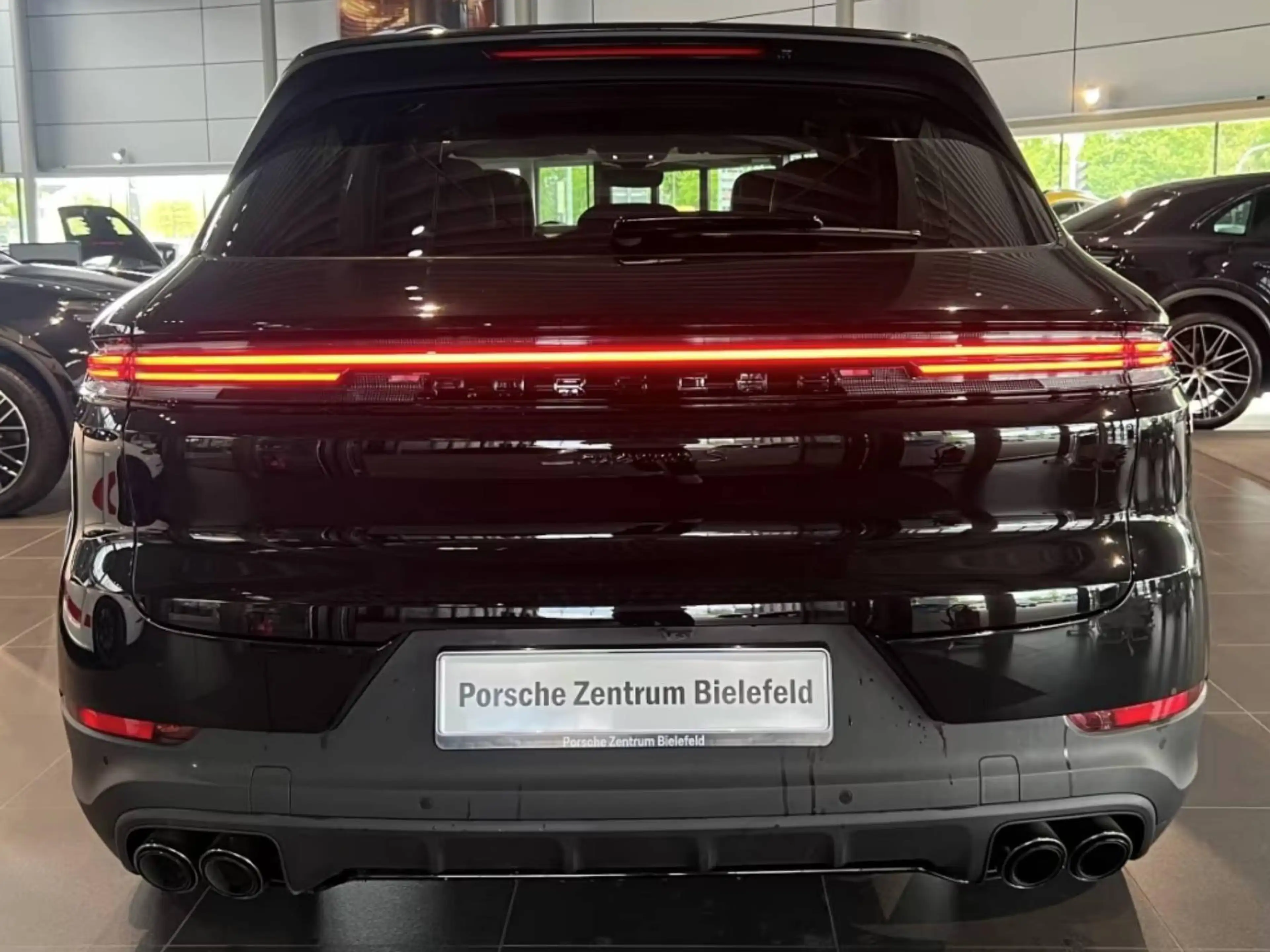 Porsche Cayenne S E-Hybrid — photo 6