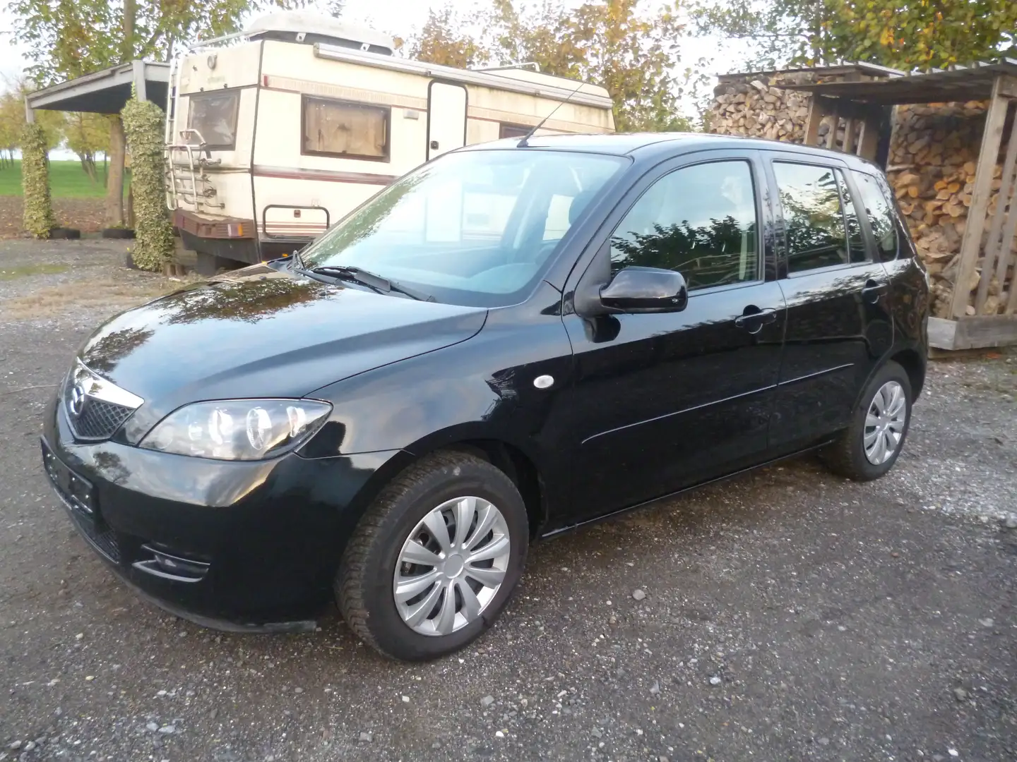 Mazda 2 2 1.4l Active, Klima, 1.Hand, AHK, TÜV NEU Schwarz - 2