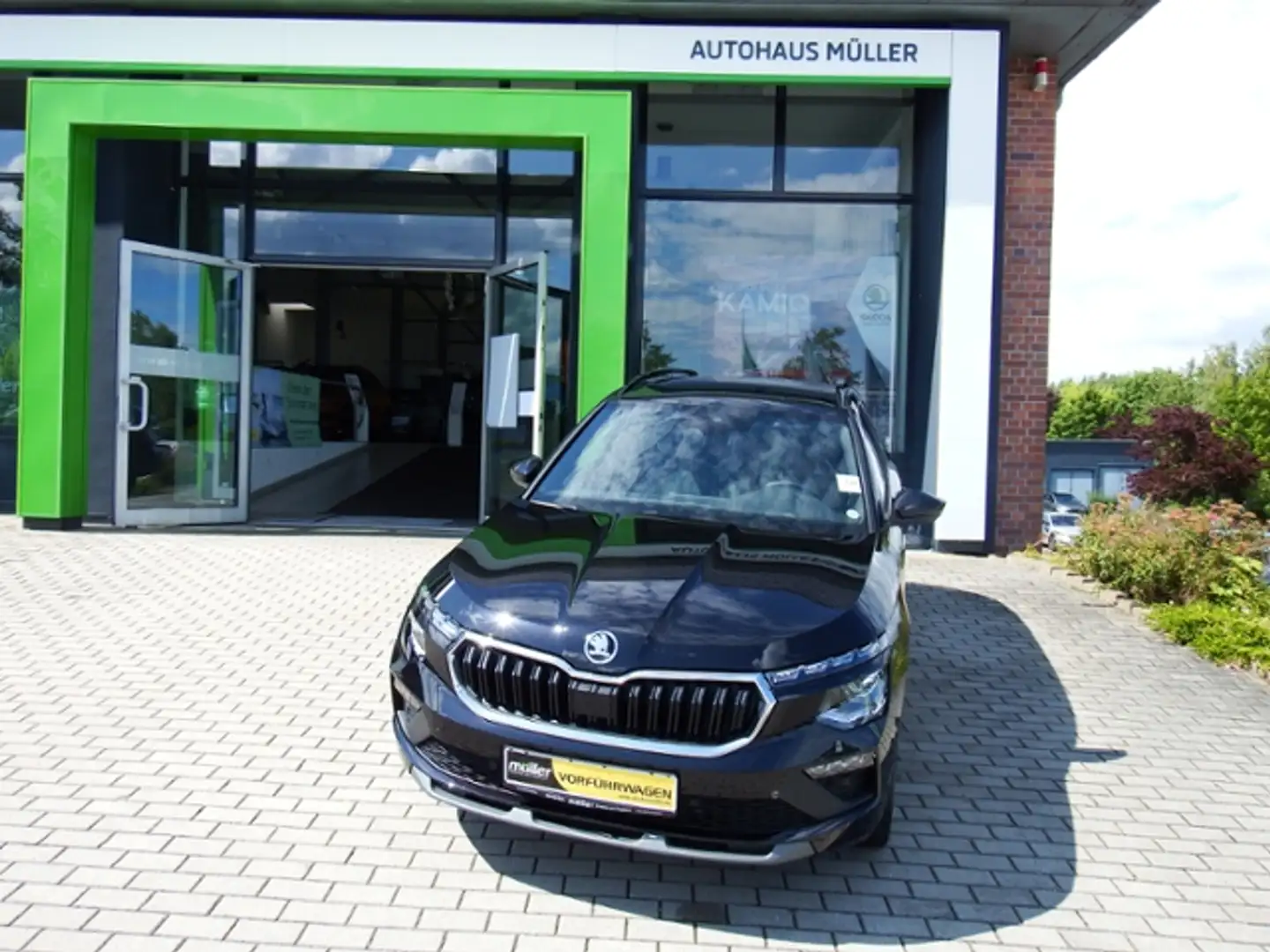 Skoda Kamiq Selection 1.5TSi 110kW DSG Matrix pACC Schwarz - 2
