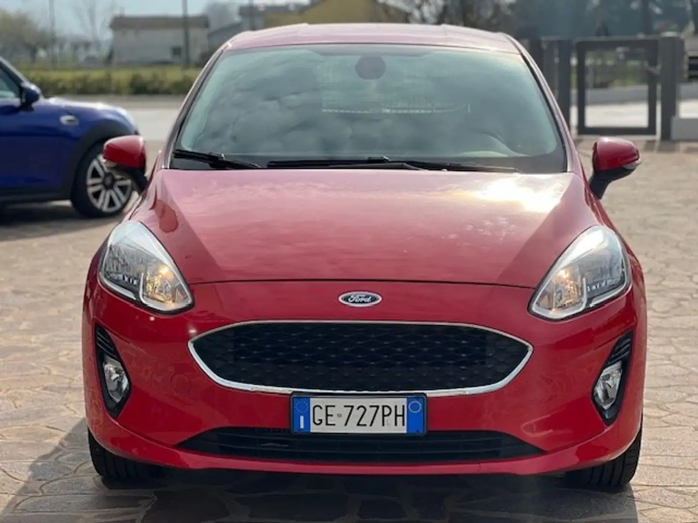 Ford Fiesta 1.5 TDCI 85 cv VAN 2 POSTI Červená - 2