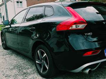 V40 2.0 D2