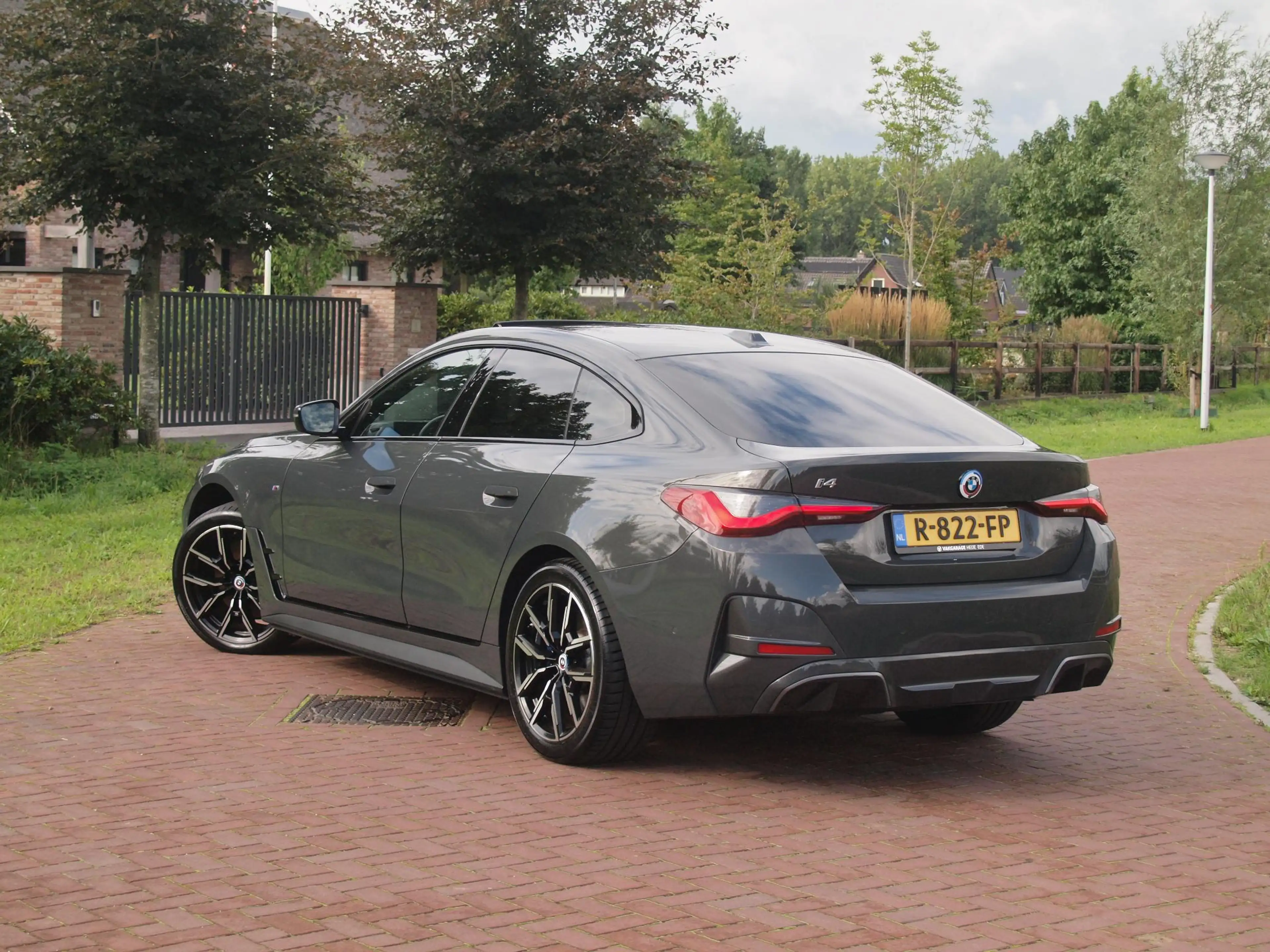 BMW i4 eDrive40 High Executive 84 kWh | M-Pakket | Schuif — photo 3