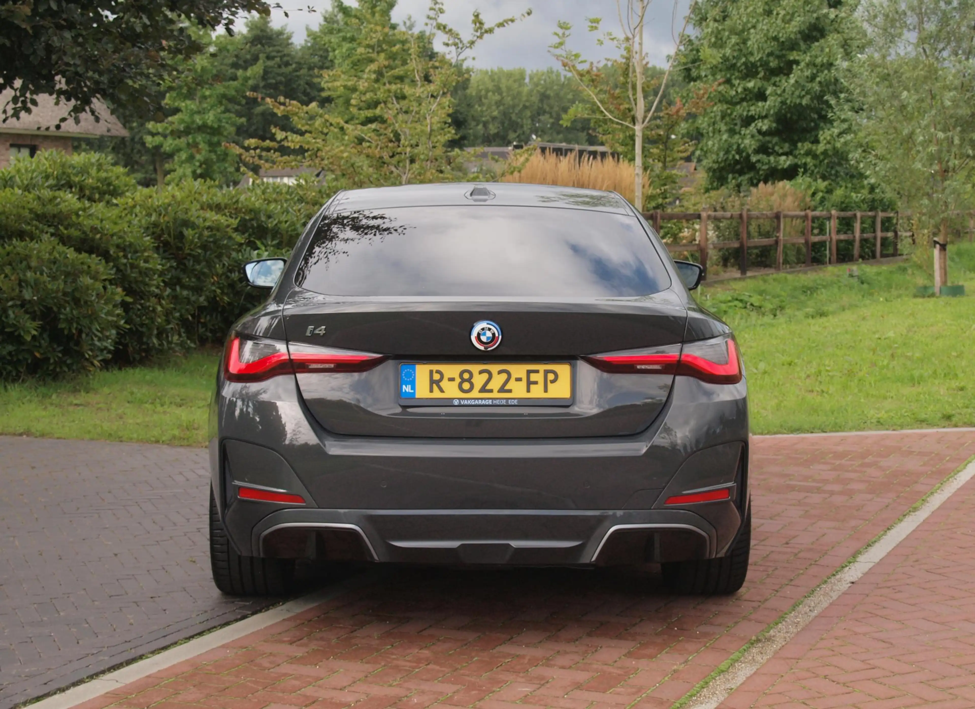 BMW i4 eDrive40 High Executive 84 kWh | M-Pakket | Schuif — photo 9