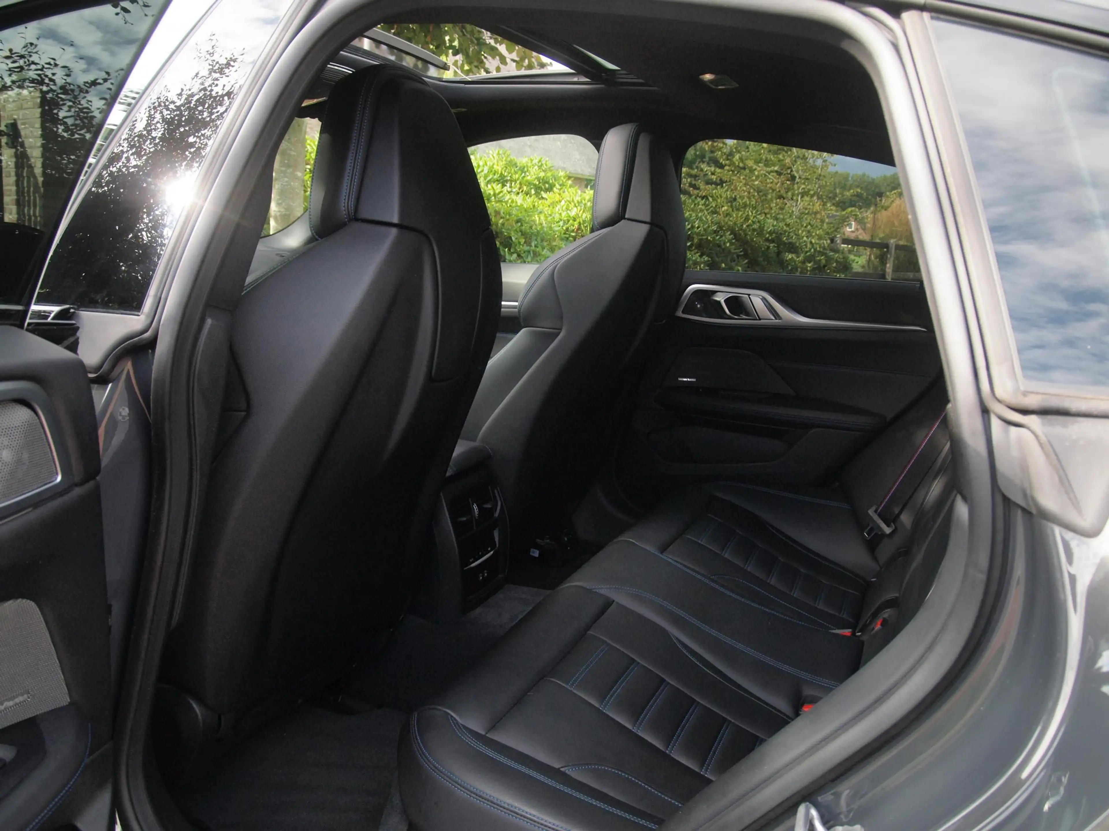 BMW i4 eDrive40 High Executive 84 kWh | M-Pakket | Schuif — photo 33