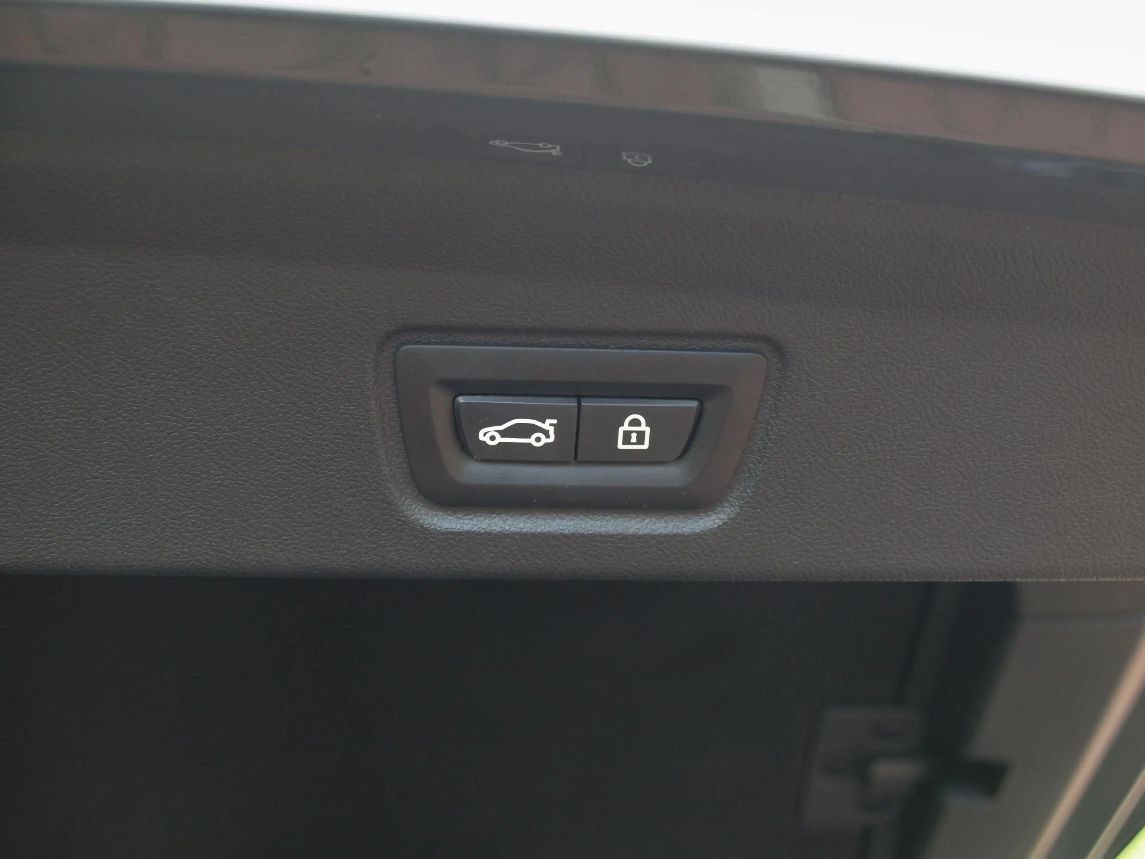 BMW i4 eDrive40 High Executive 84 kWh | M-Pakket | Schuif — photo 37