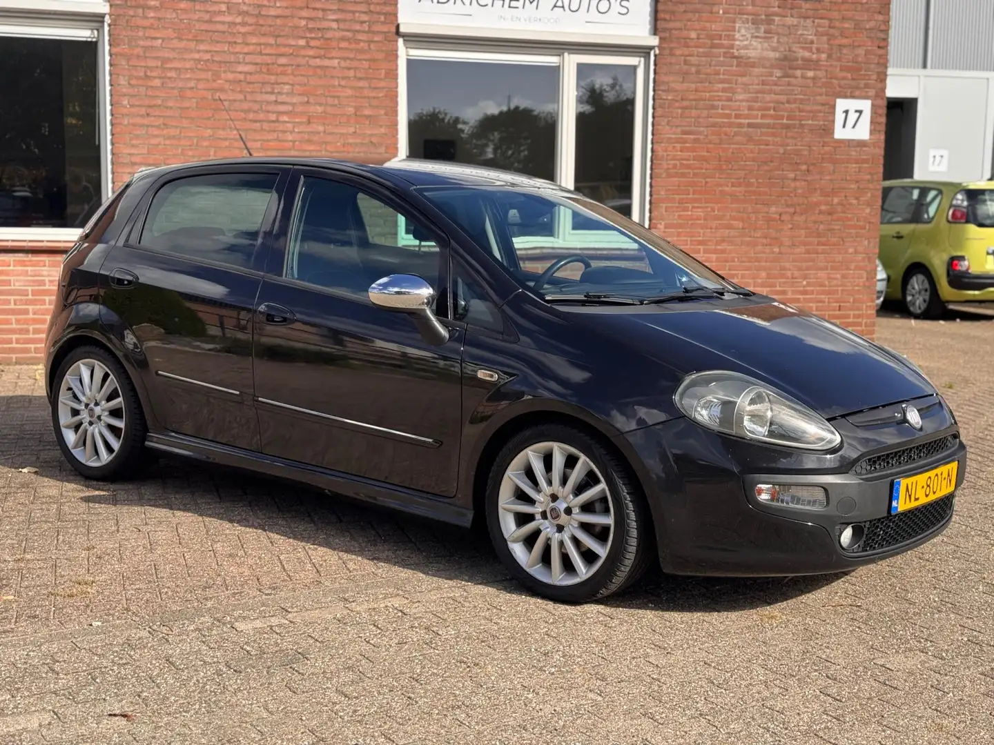 Fiat Punto Evo 1.4-16V Multiair Sport PDC Nw APK 135PK Zwart - 2