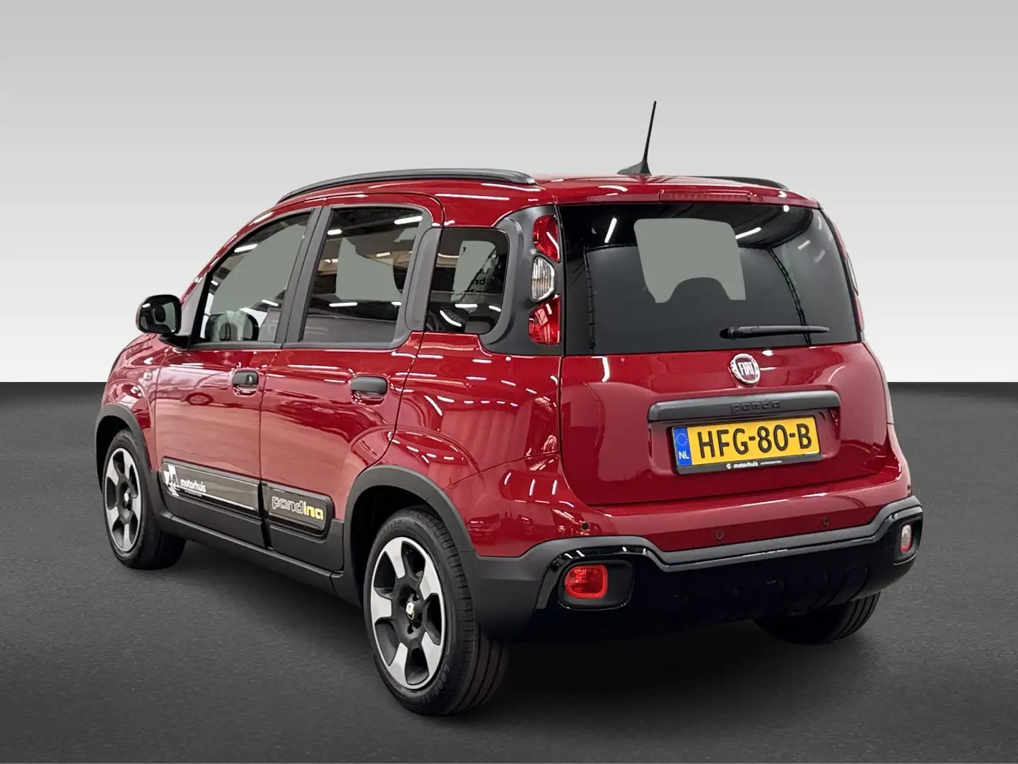 Fiat Panda 1.0 HYBRID 70PK PANDINA AIRCO CRUISE PDC CARPLAY N Rood - 2