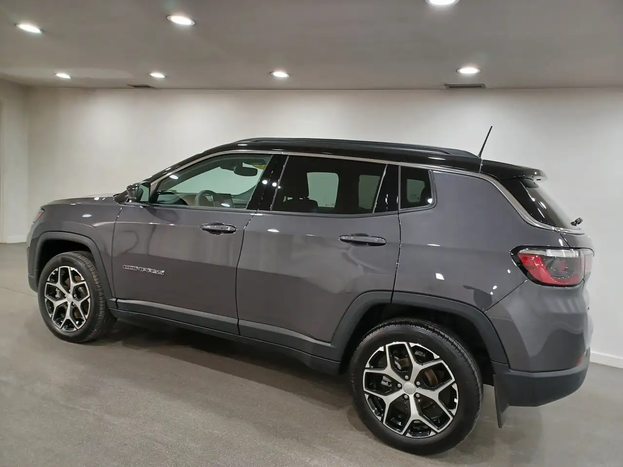 Jeep Compass снимка Jeep Compass