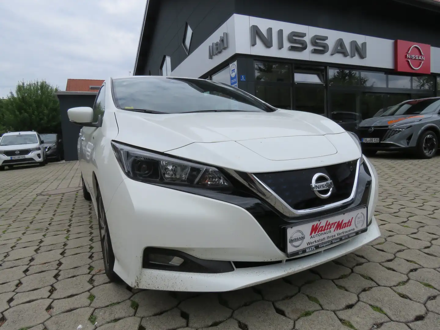 Nissan Leaf Acenta 40kW 150PS mit Winterpaket Alb - 1