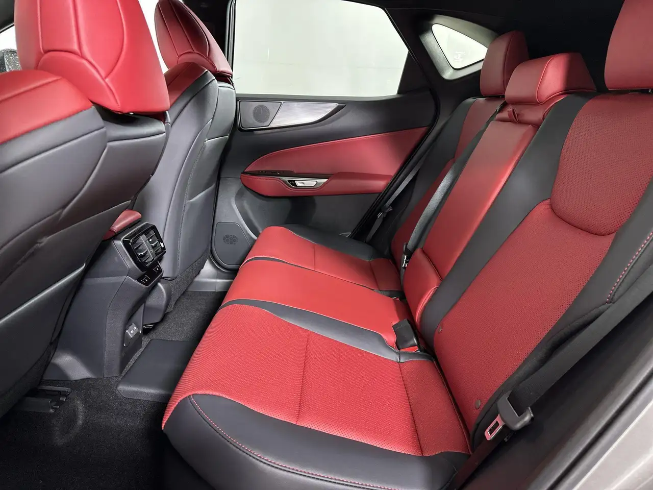 Lexus NX снимка Lexus NX