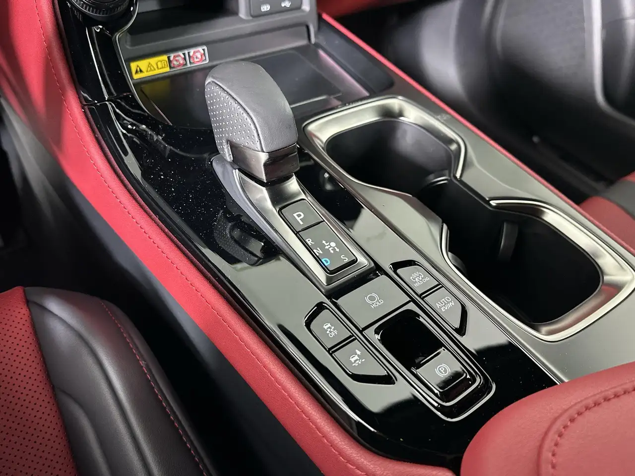 Lexus NX снимка Lexus NX