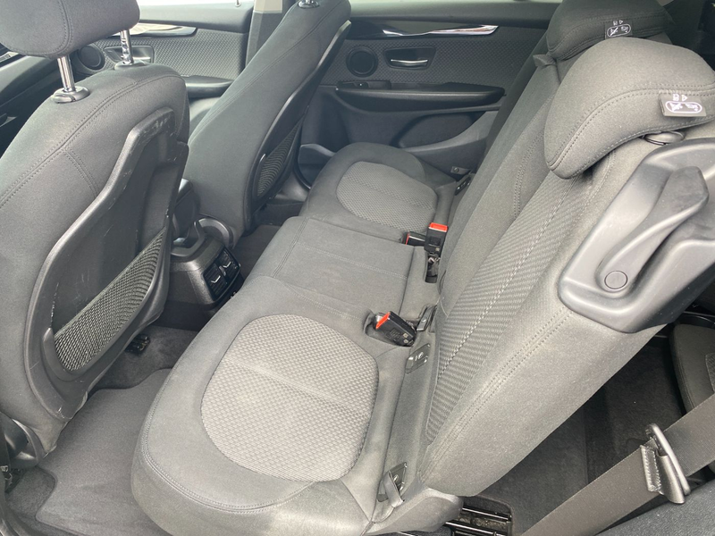 BMW 218 d Gran Tourer — photo 13
