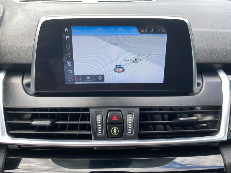 BMW 218 d Gran Tourer — photo 9