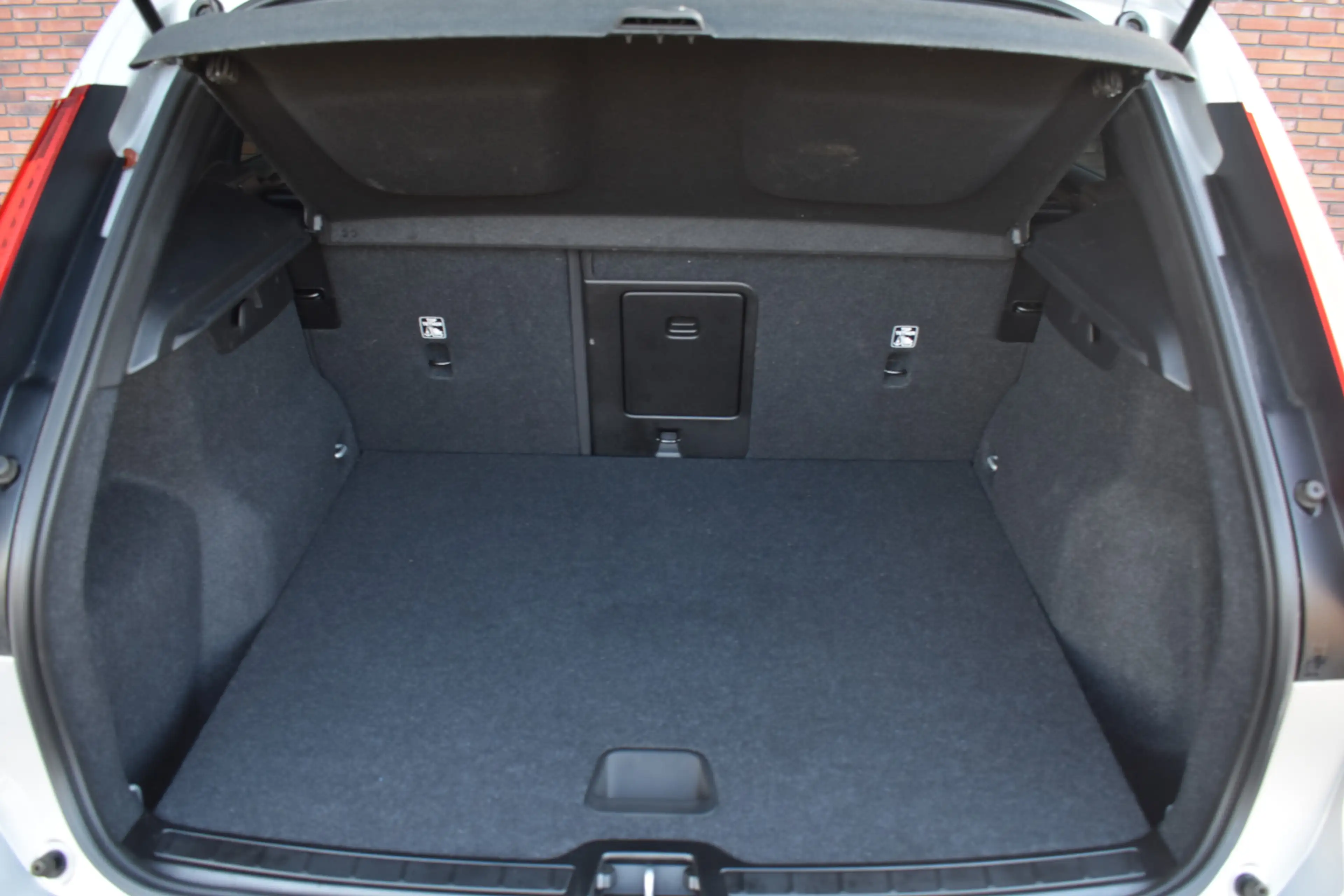 Volvo XC40 Single Motor Essential 69 kWh | Achteruitrijcamera — photo 15